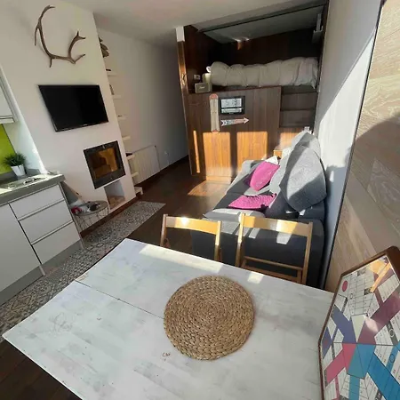 Edelweiss Apartment *